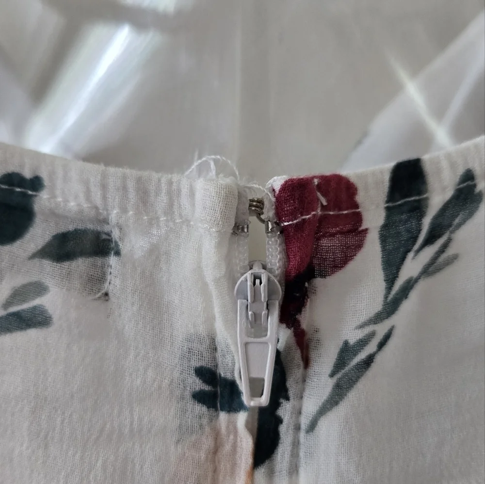 Trixxl Floral Spaghetti Strap Romper - Picture 4 of 6